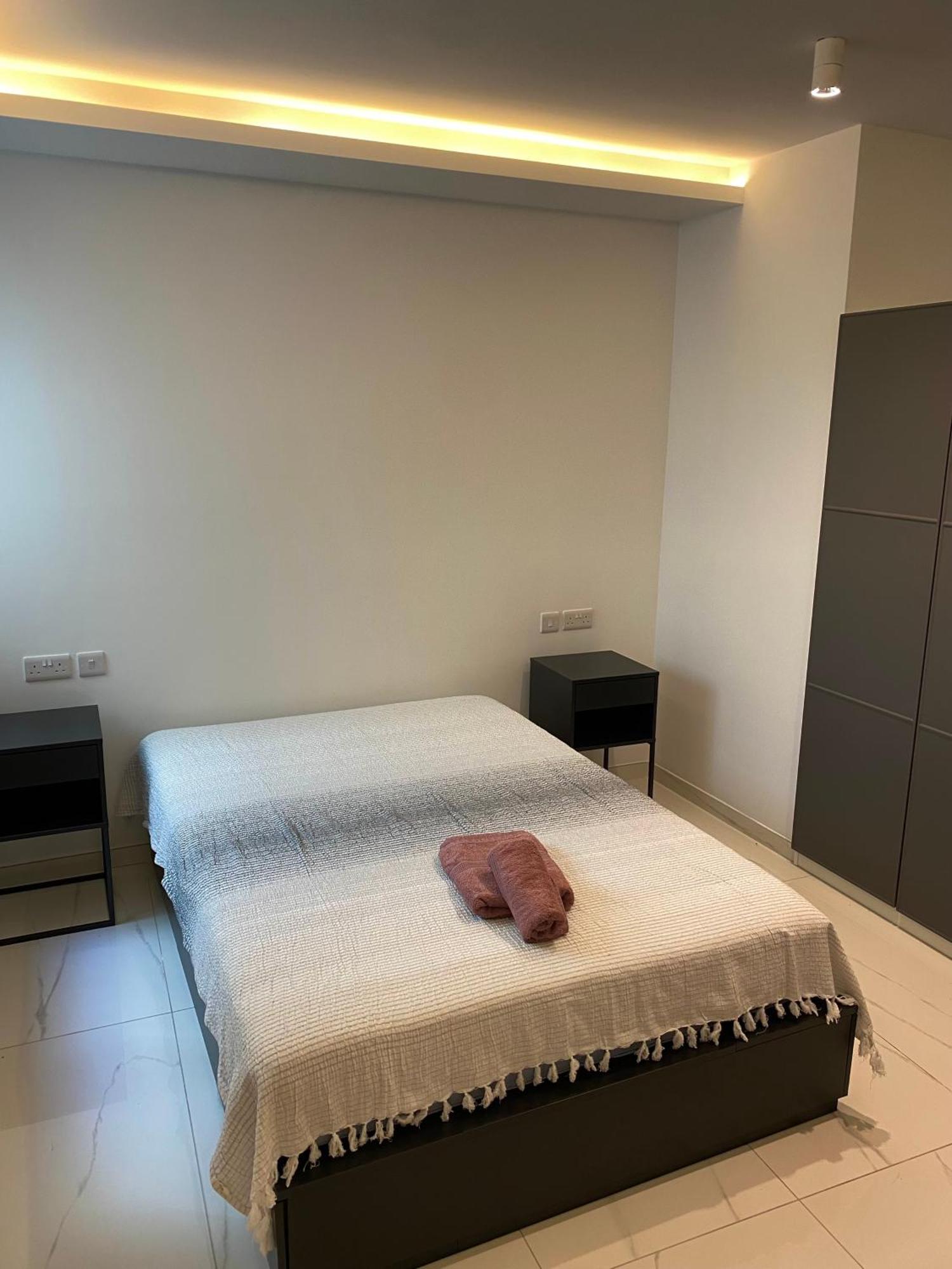 Tigne Sliema Three Bedrooms Apartment Exteriör bild