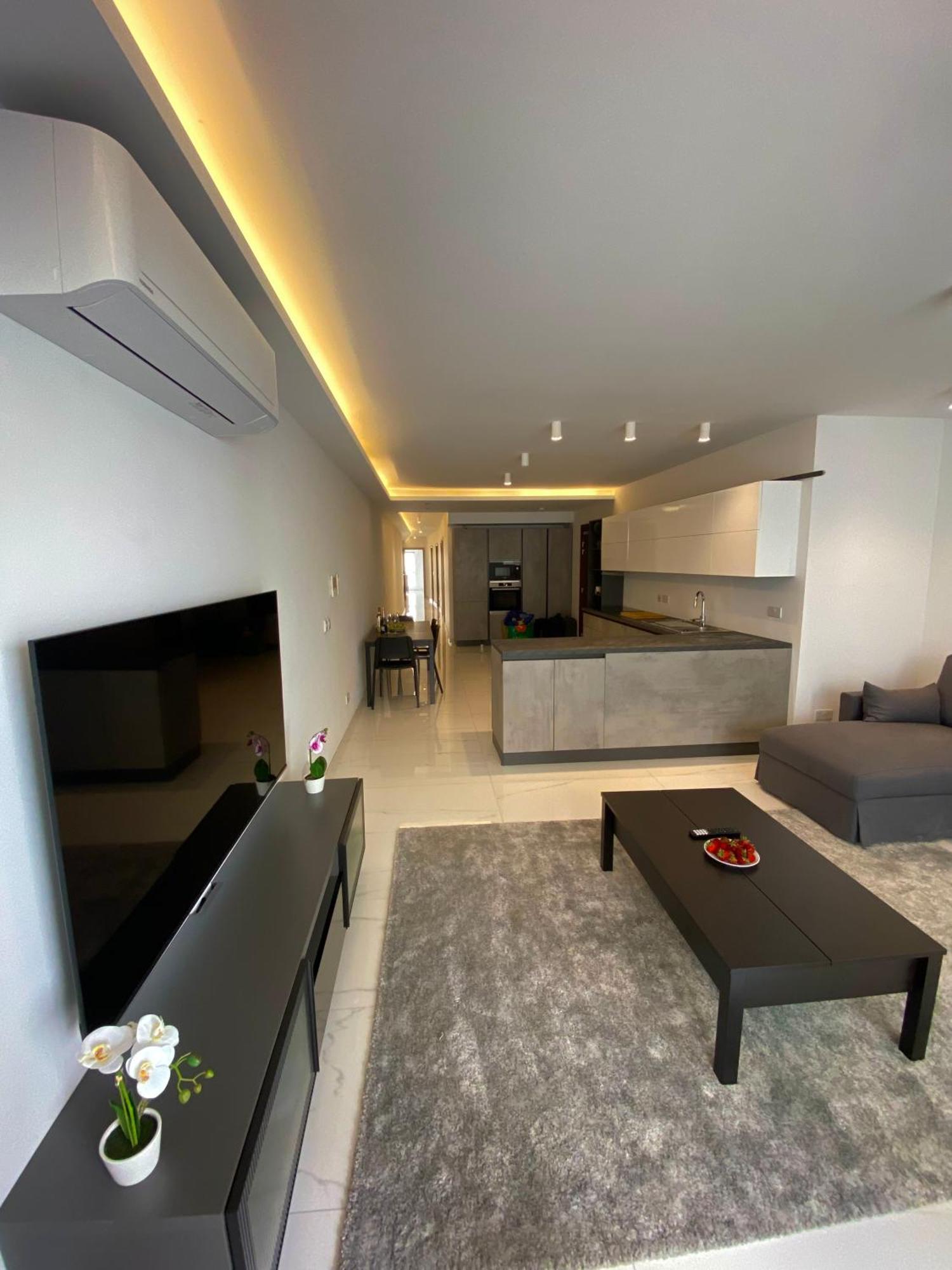 Tigne Sliema Three Bedrooms Apartment Exteriör bild